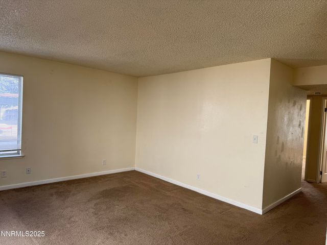 4600 Neil Road APT 33, Reno, NV 89502