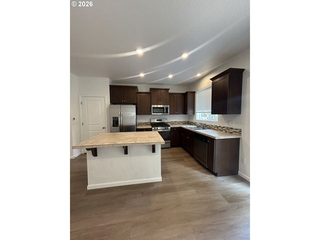21662 Sw BERKSHIRE Ter, Sherwood, OR 97140