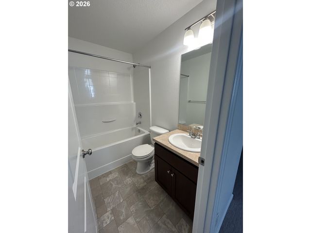 21662 Sw BERKSHIRE Ter, Sherwood, OR 97140
