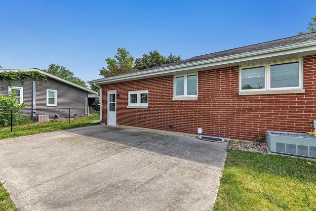 1107 MAIN STREET, Luxemburg, WI 54217