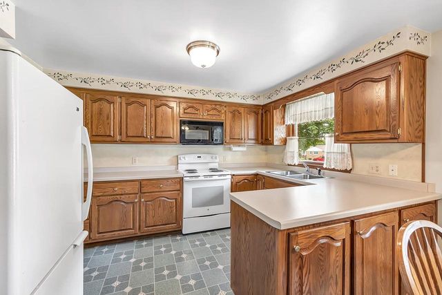 1107 MAIN STREET, Luxemburg, WI 54217