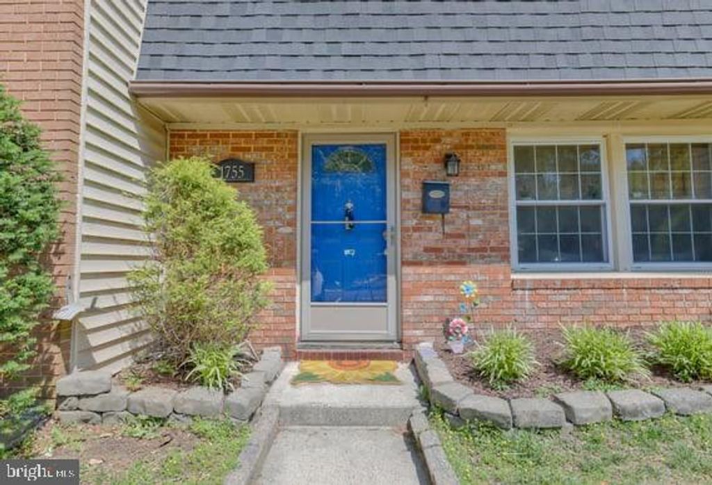 Image 3 of property listing at 1755 CARRY PL, Crofton, MD 21114