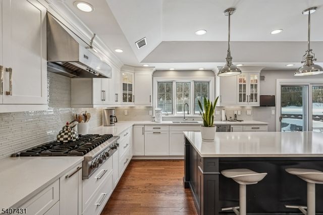 39 Tremont Ter, Livingston Twp., NJ 07039