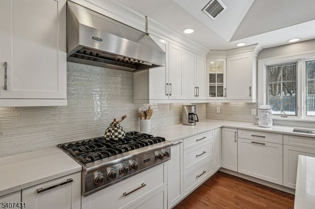 39 Tremont Ter, Livingston Twp., NJ 07039