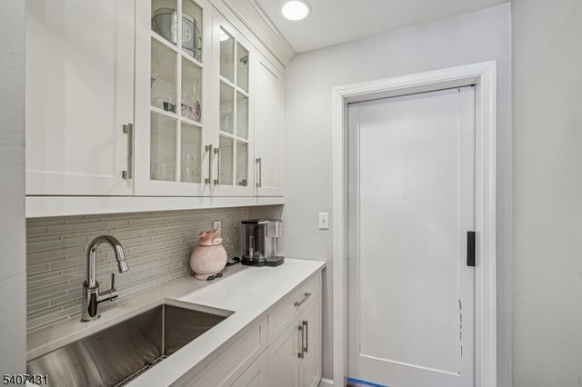 39 Tremont Ter, Livingston Twp., NJ 07039