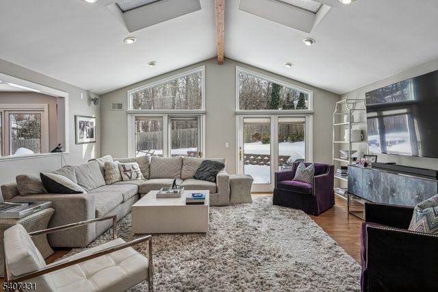 39 Tremont Ter, Livingston Twp., NJ 07039