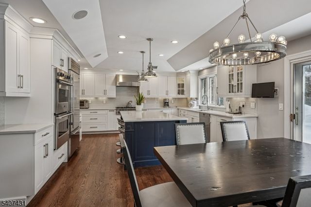 39 Tremont Ter, Livingston Twp., NJ 07039