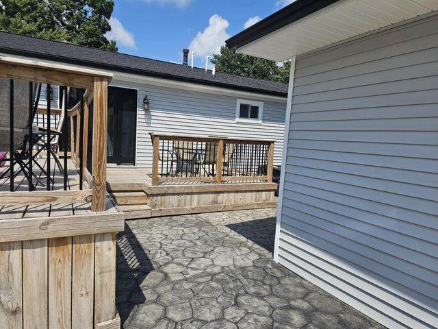 36761 Willow Road, New Boston City, MI 48164