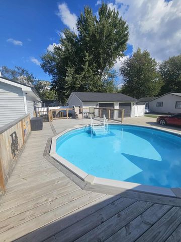 36761 Willow Road, New Boston City, MI 48164