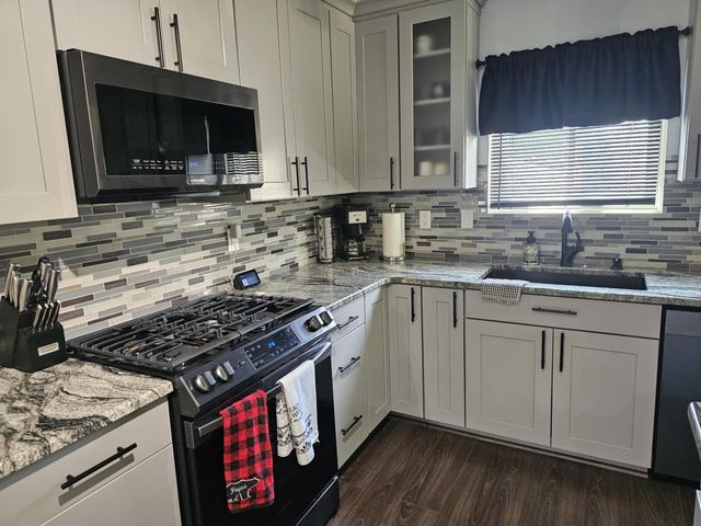 36761 Willow Road, New Boston City, MI 48164