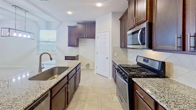 176 Mayney LN, Leander, TX 78641