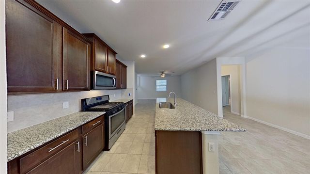 176 Mayney LN, Leander, TX 78641
