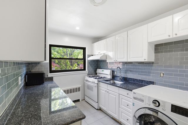 22017 75th Ave # 85A2, New York City, NY 11364