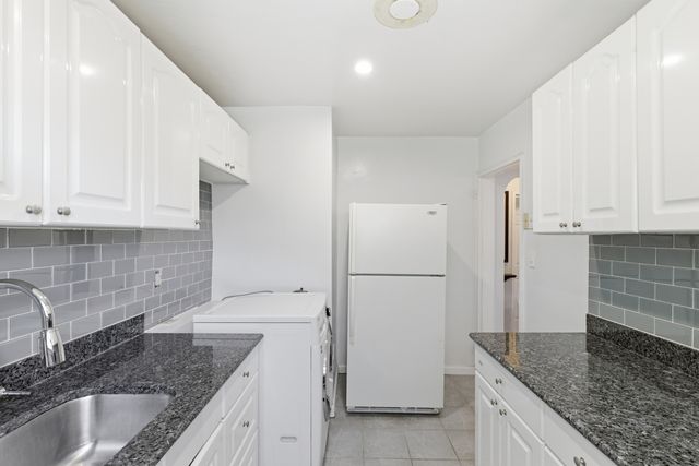 22017 75th Ave # 85A2, New York City, NY 11364