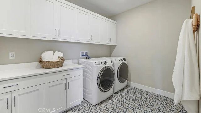 24373 Camino Oceano, Valencia, CA 91354