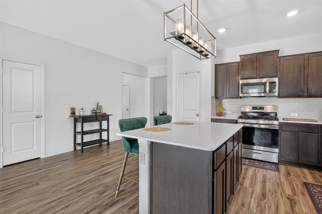 1301 Blackhaw LN, Leander, TX 78641