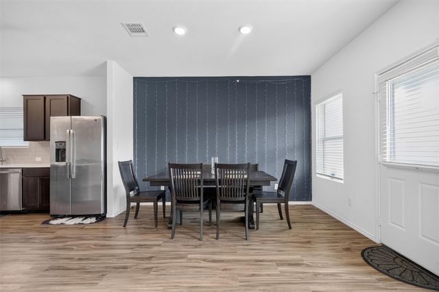 1301 Blackhaw LN, Leander, TX 78641