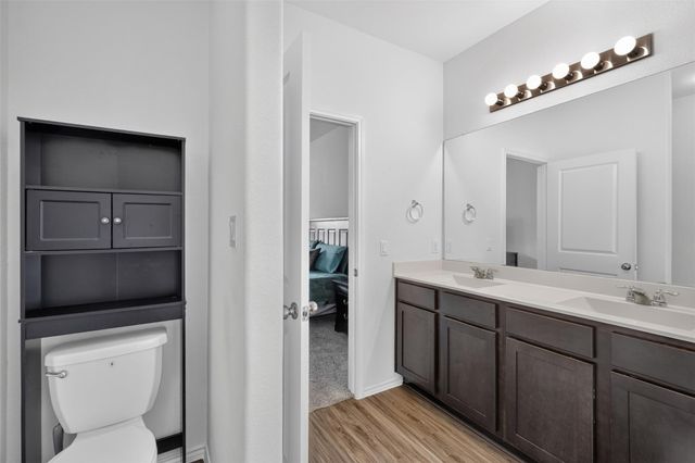 1301 Blackhaw LN, Leander, TX 78641