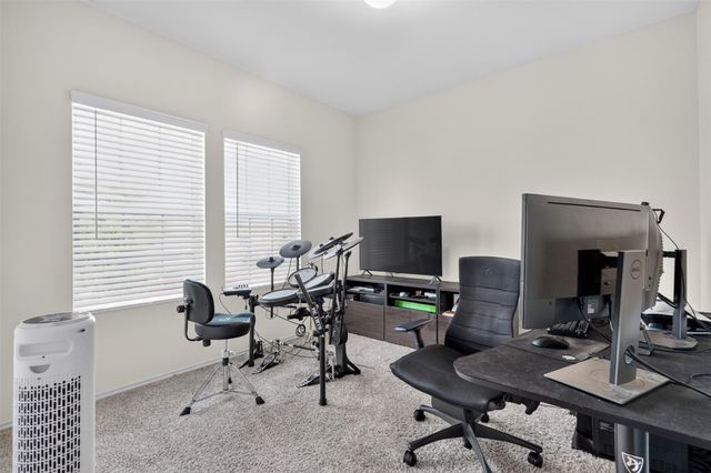 1301 Blackhaw LN, Leander, TX 78641