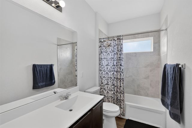 1301 Blackhaw LN, Leander, TX 78641