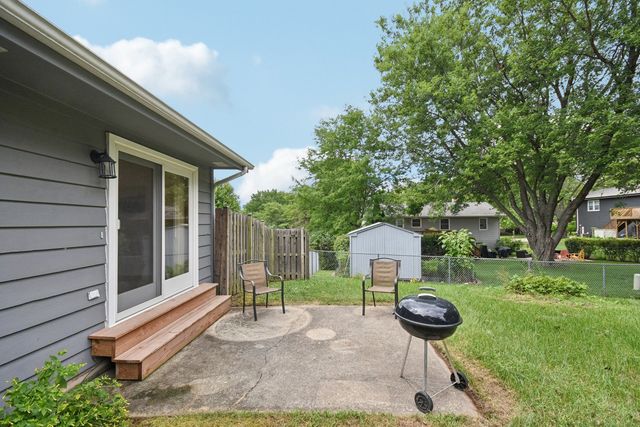 610 Chelsea Drive, Algonquin, IL 60102