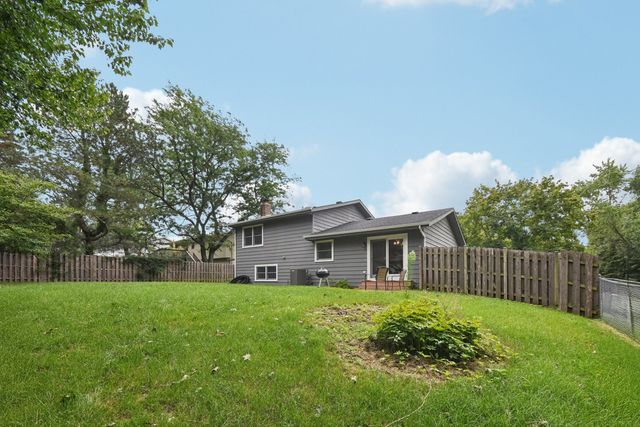 610 Chelsea Drive, Algonquin, IL 60102