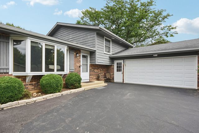 610 Chelsea Drive, Algonquin, IL 60102