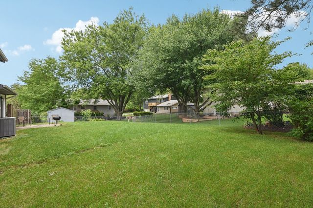 610 Chelsea Drive, Algonquin, IL 60102