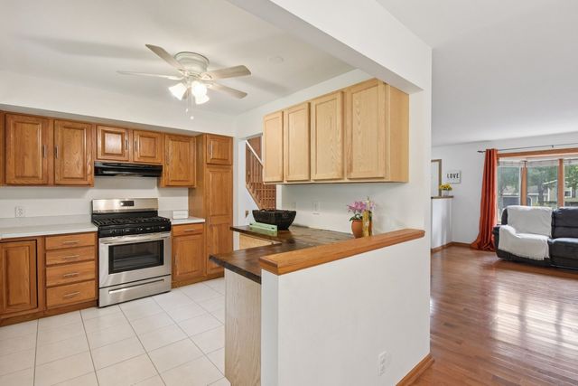 610 Chelsea Drive, Algonquin, IL 60102