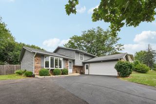610 Chelsea Drive, Algonquin, IL 60102