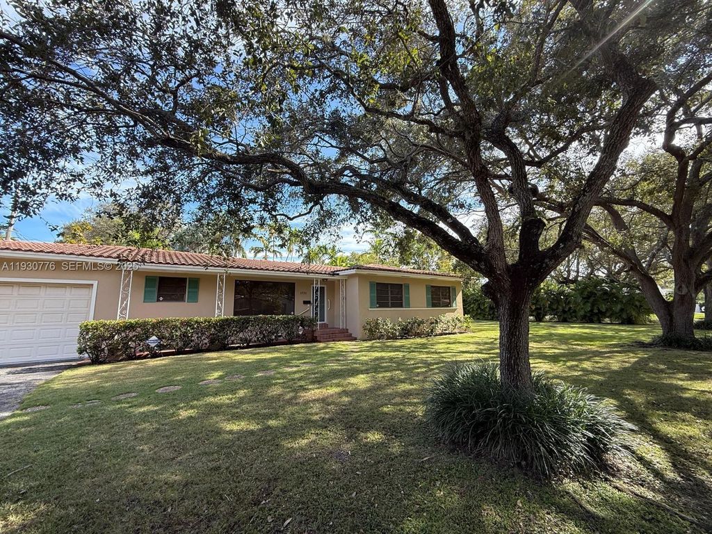 1721 Columbus Blvd, Coral Gables, FL 33134