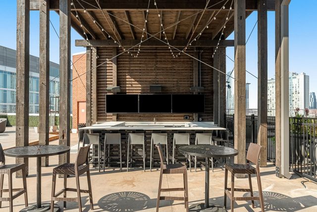 600 12th Ave S Apt 413, Nashville, TN 37203