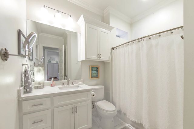 201 Rue Christe, Houma, LA 70360