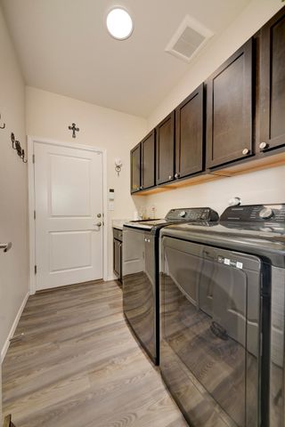 1348 Tierra Verde Loop NW, Los Lunas, NM 87031