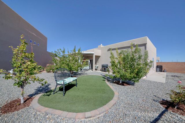 1348 Tierra Verde Loop NW, Los Lunas, NM 87031