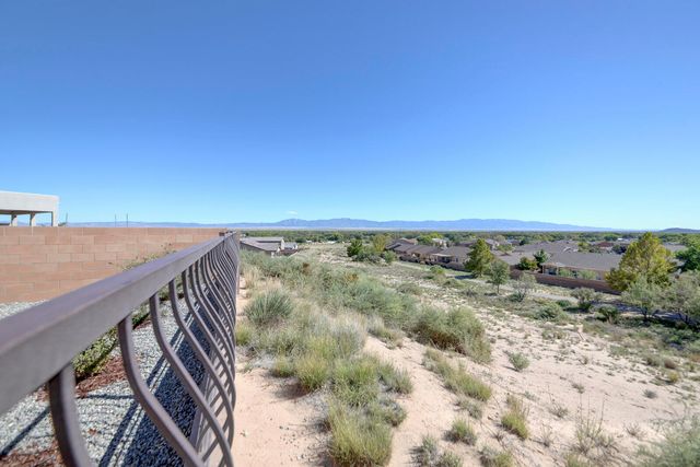 1348 Tierra Verde Loop NW, Los Lunas, NM 87031