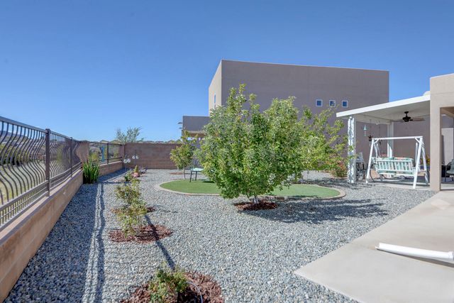 1348 Tierra Verde Loop NW, Los Lunas, NM 87031