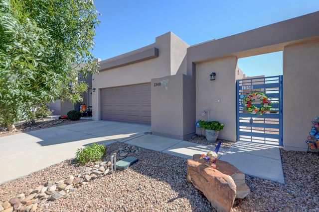 1348 Tierra Verde Loop NW, Los Lunas, NM 87031