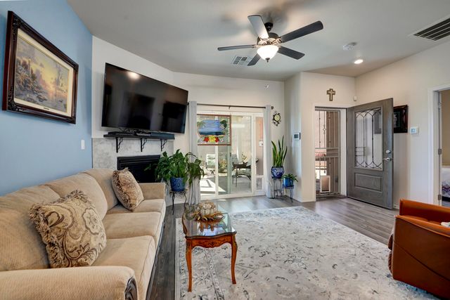 1348 Tierra Verde Loop NW, Los Lunas, NM 87031