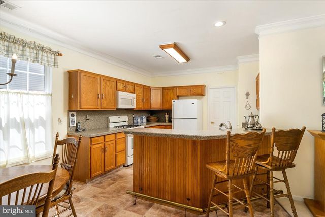 31 BARBARY LN, Columbus, NJ 08022