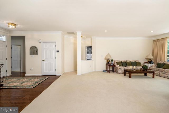 31 BARBARY LN, Columbus, NJ 08022