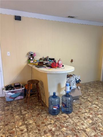 1315 S King St, Alice, TX 78332