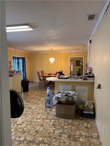 1315 S King St, Alice, TX 78332