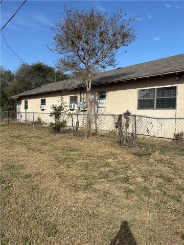 1315 S King St, Alice, TX 78332