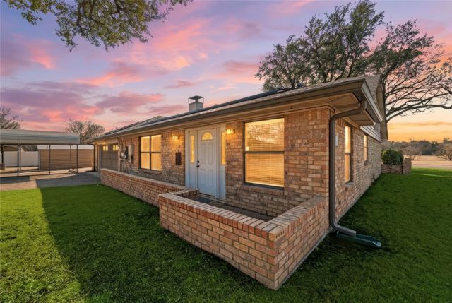 322 N Greenstone Lane, Duncanville, TX 75116