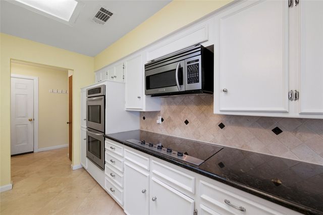 322 N Greenstone Lane, Duncanville, TX 75116