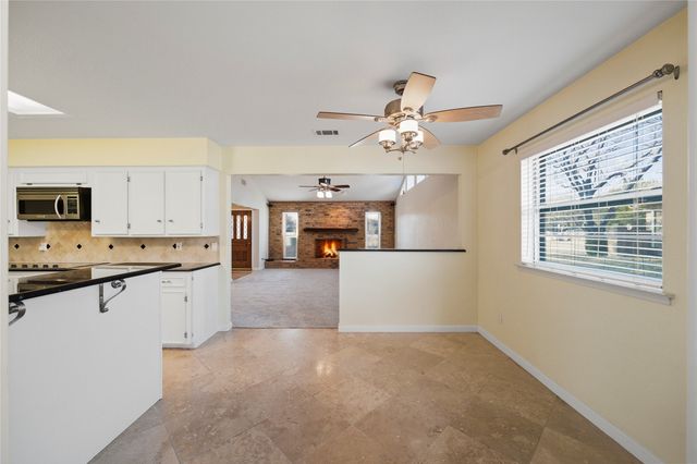 322 N Greenstone Lane, Duncanville, TX 75116