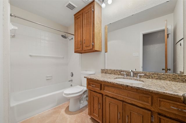 322 N Greenstone Lane, Duncanville, TX 75116