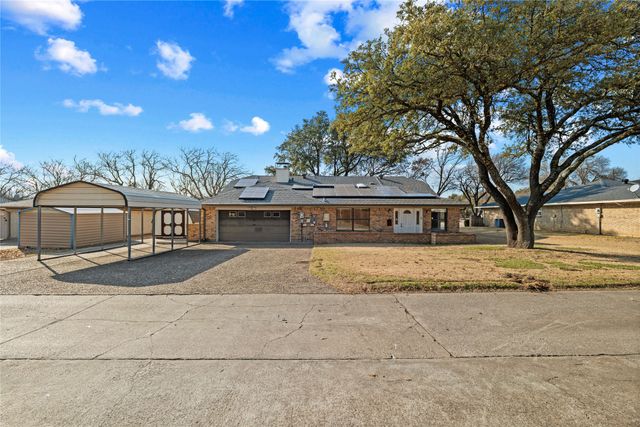 322 N Greenstone Lane, Duncanville, TX 75116