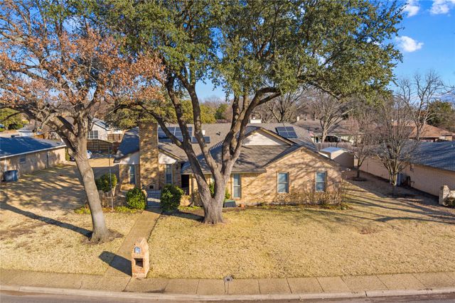 322 N Greenstone Lane, Duncanville, TX 75116
